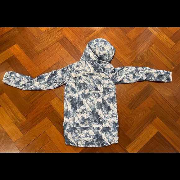 Lululemon jacket - Picture 2 of 5